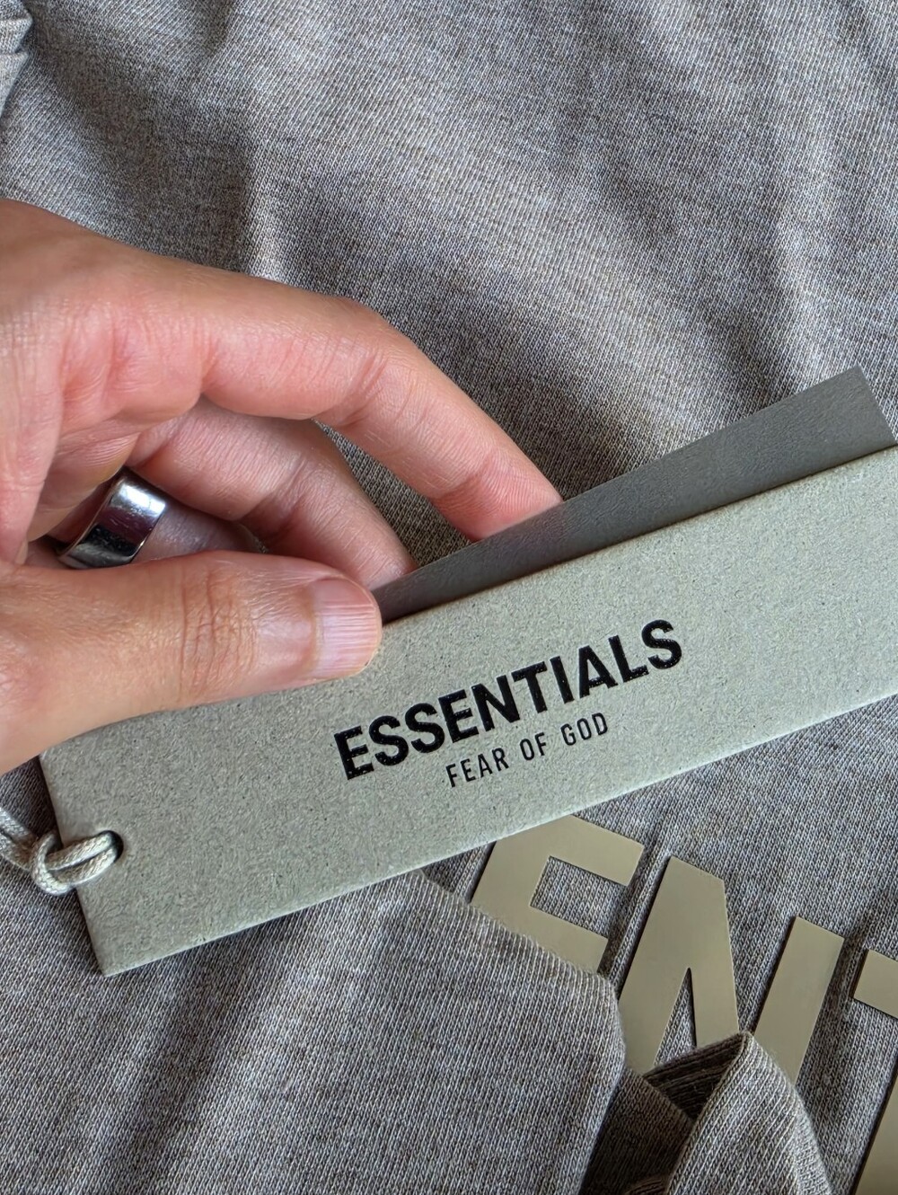ESSENTIALS Fear of God Men's Dark Oatmeal Beige Logo T-Shirt Size L - Picture 4 of 11